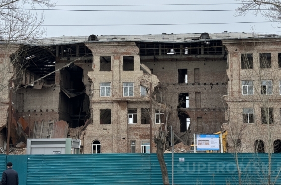 Стала известна судьба омской гимназии № 88 с рухнувшей стеной