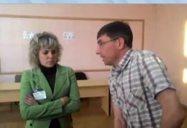Скандальное видео с участков голосования: в Омской области наблюдателям не дают взглянуть на подсчет ...