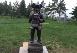 В Омске установили миниатюрный памятник Ивану Бухгольцу