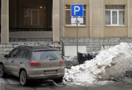 Омской компании не дают разморозить советский объект из-за отсутствия парковок