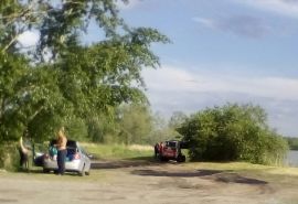 В Омской области на проселочной дороге похоронили асфальт