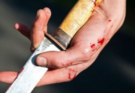 В Омске 23-летний парень напал с ножом на своего гостя