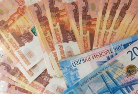 Омичи могут попасть на уличный баннер приставов за долг от 10 тысяч рублей