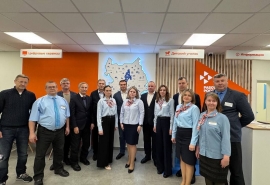 Хоценко посетил молодежное пространство и обновленный кадровый центр в селе Знаменское Омской области