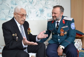 Глава Омского района поздравил ветеранов в преддверии Дня Победы