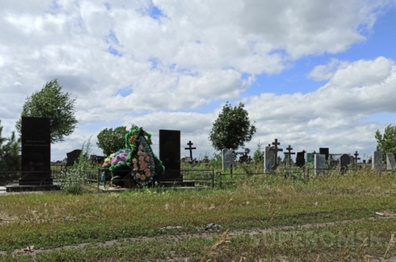 На кладбище в Омске пропали барельефы с могил известных людей