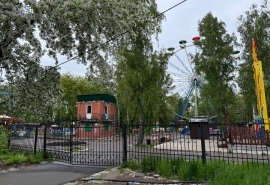 Стала известна причина остановки работы колеса обозрения в омском парке 30-летия ВЛКСМ