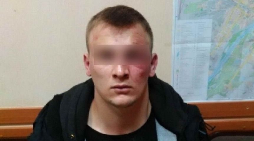 Задержание подозреваемого. Поймали напавшего на пенсионерку в омске. Грабитель. Нападавший в омске. Нападавший в омске.