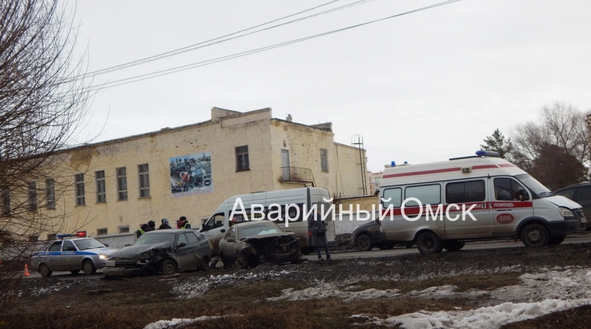 Ленинск омск. Аварийный Омск. Авария на входной Омск вчера. ЧП Омск авария на 6 Станционной. Авария на Станционной сегодня Омск.