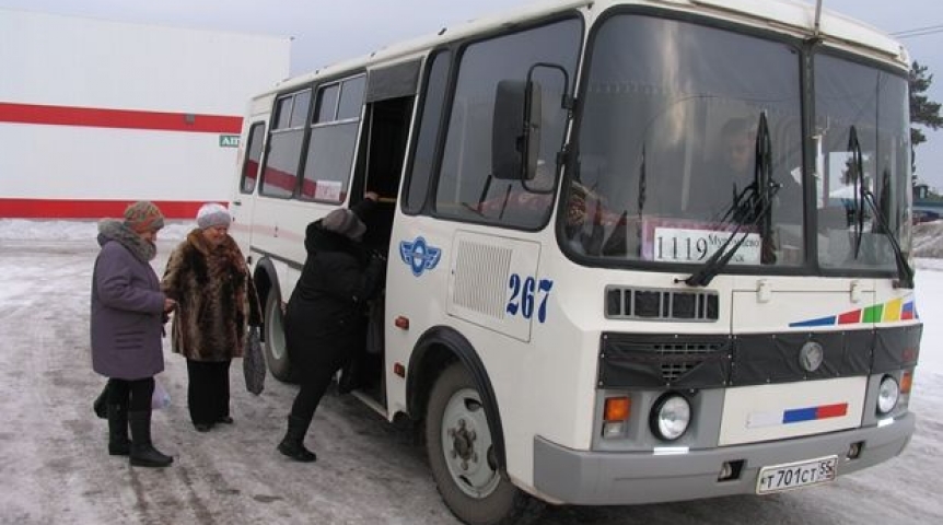 Омский автовокзал купить. Автобус ПАЗ Омскоблавтотранс. ПАЗ 32053 Омскоблавтотранс. Автобусы Омск Омскоблавтотранс. Сельский автобус.
