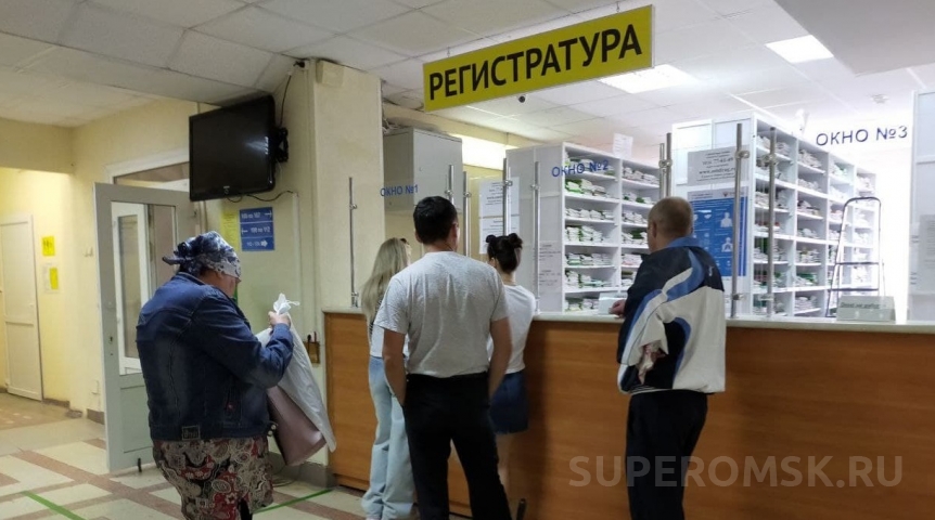 В Омске главврач попытался уволиться из поликлиники