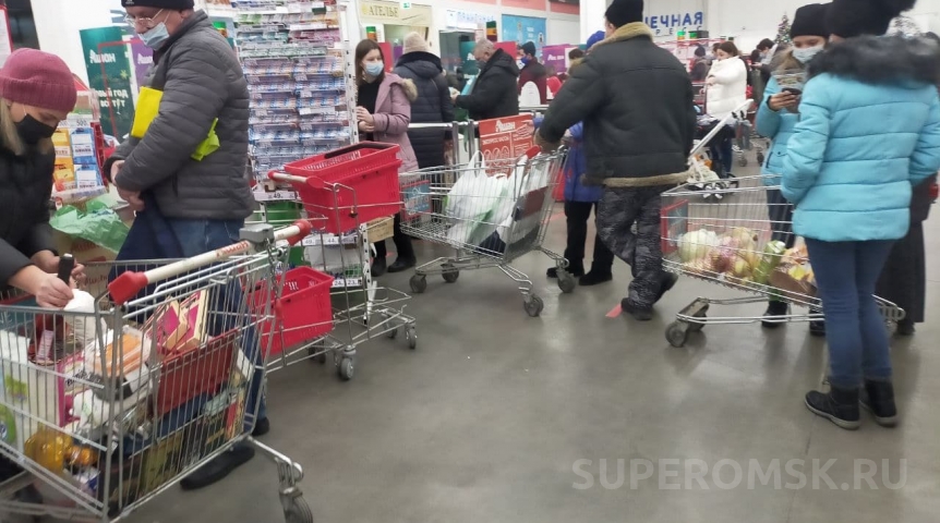 В сети гипермаркетов Омска объяснили рост цен