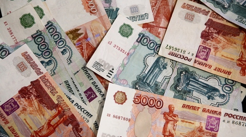 Омичка нашла способ оплатить почти 2 млн рублей за ремонт «Мерседеса» из чужого кошелька