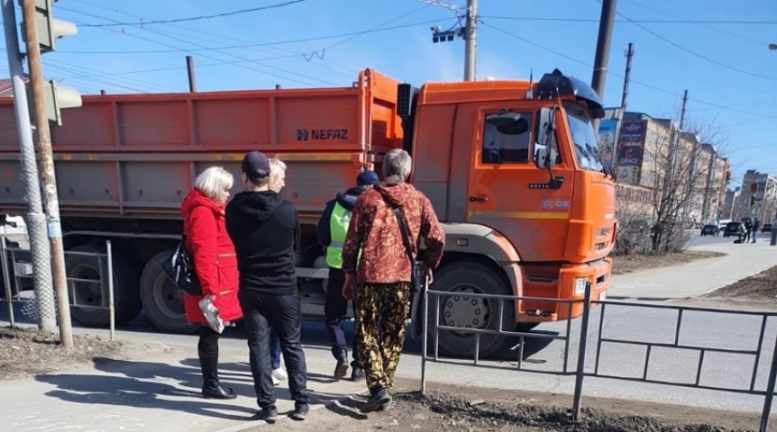 Омск 4 декабря. Вчера в Омске на пешеходном переходе сбили. Новости Омска.