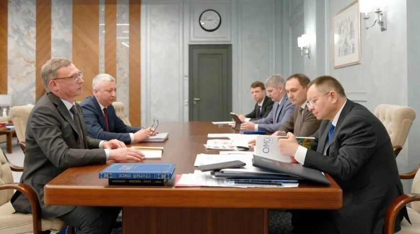Состоялась встреча омского губернатора Буркова с главой Минстроя РФ Файзуллиным