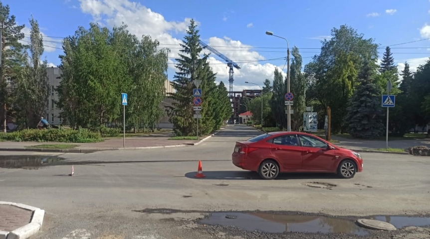 Рядом с омским сквером женщина на «Солярисе» сбила 12-летнюю ...