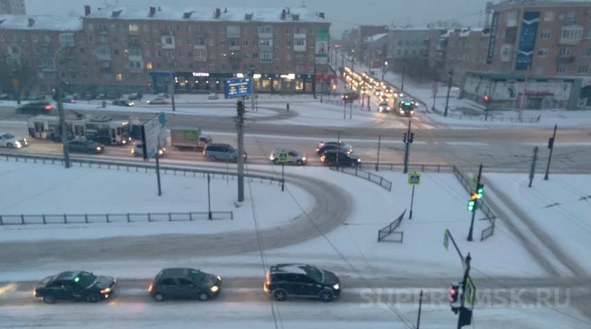 В Госавтоинспекции сообщили о внушительном числе ДТП за снежное утро в Омске