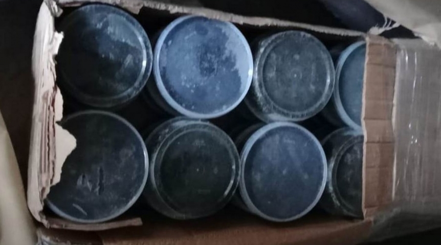 Из Омска в Казахстан не пустили 260 килограммов икры