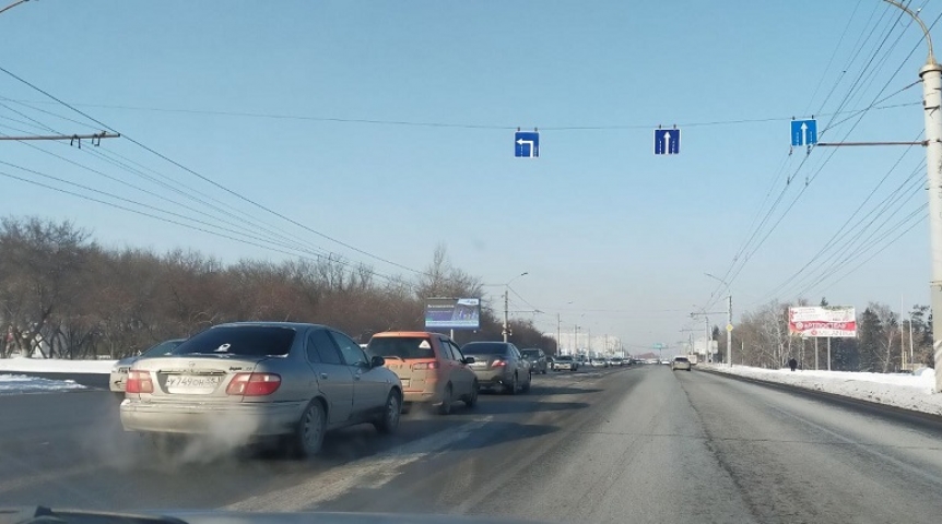 В Омске предлагают установить светофор на развязке перед Ленинградским мостом