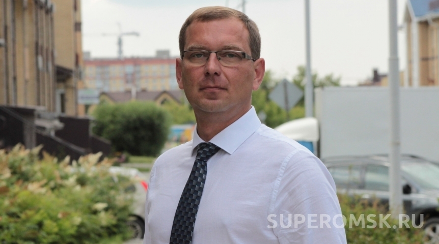 Депутат Дмитрий Сахань инициировал рассмотрение в горсовете проблемы колейности на омских дорогах