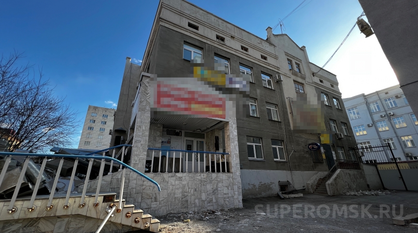 «ОТП Банк» продает трехэтажное здание в самом центре Омска