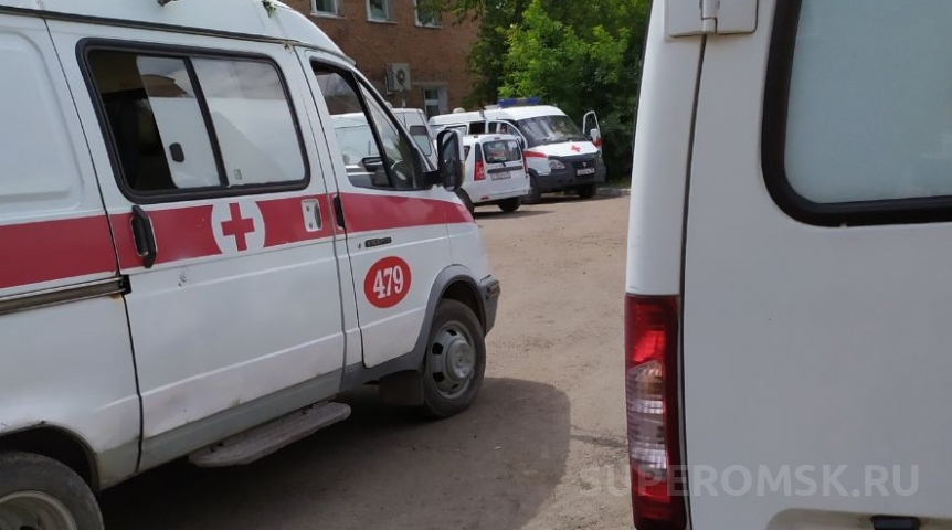 Происшествия в Омске Девушка-фельдшер спасла жизнь омичу, потерявшему два литра крови из-за неудачной заточки ножей