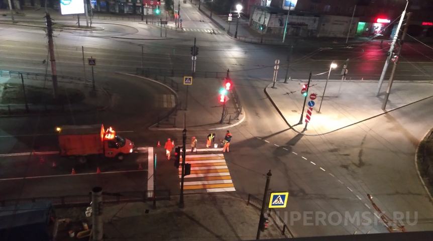 В Омске не нашлось желающих за 10,5 миллиона рублей нанести разметку на дороги В Омске не нашлось желающих за 10,5 миллиона рублей нанести разметку на дороги