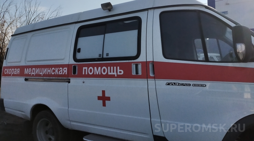 Двое взрослых и 9-летняя девочка получили травмы в аварии в Омской области