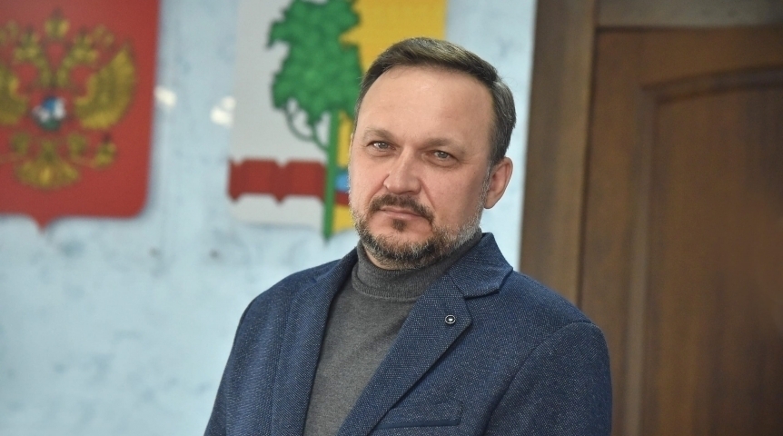 Геннадий Долматов сообщил о реализации социальных инициатив жителей Омского района