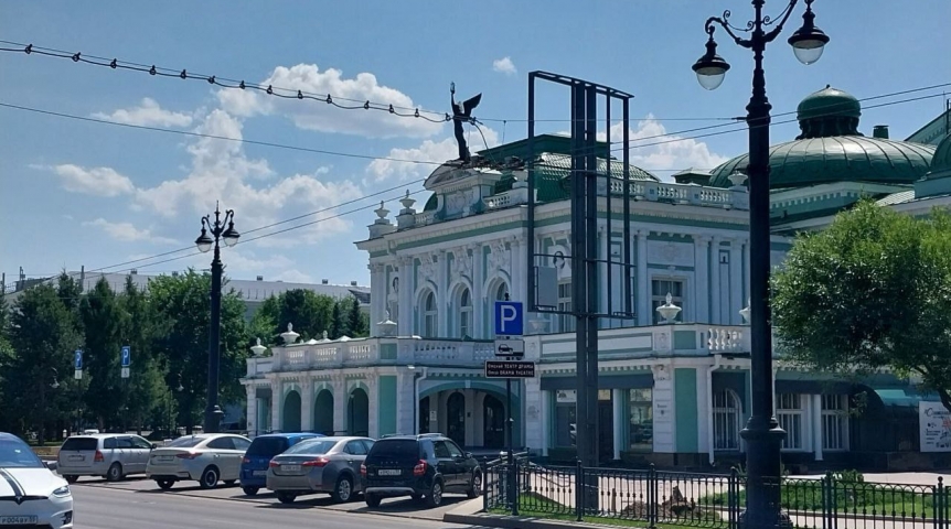 Реклама в центре Омска довела Шелеста до реакции