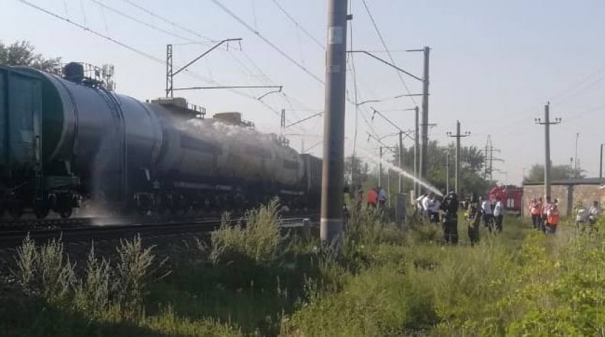 Обнародовано фото воспламенившегося в Омске вагона с газом