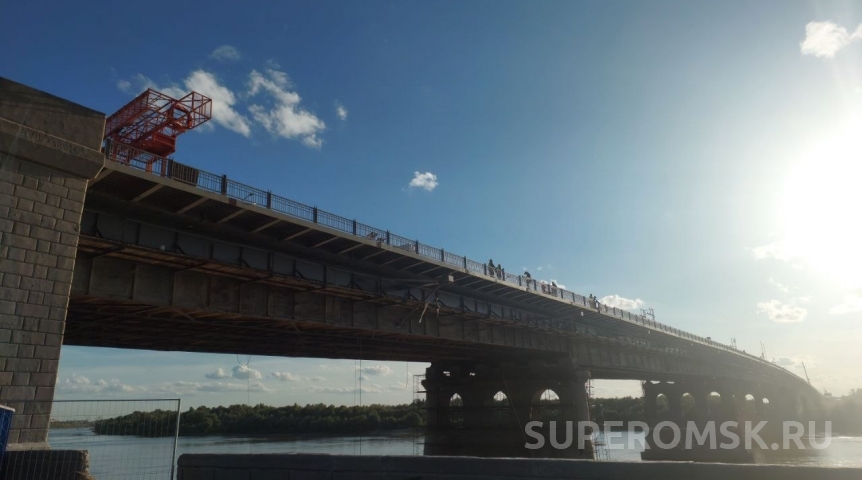 Точное время полного закрытия движения по Ленинградскому мосту в Омске пока неизвестно