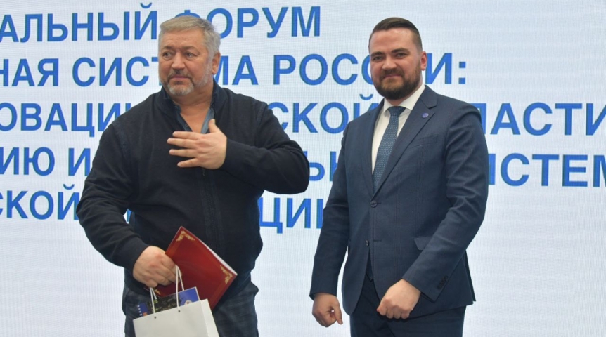 Бывший председатель омского облизбиркома Нестеренко вышел в свет после отставки