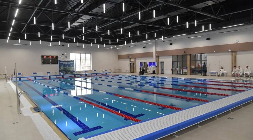 В Омске открыли новый спорткомплекс с двумя бассейнами для разных возрастов