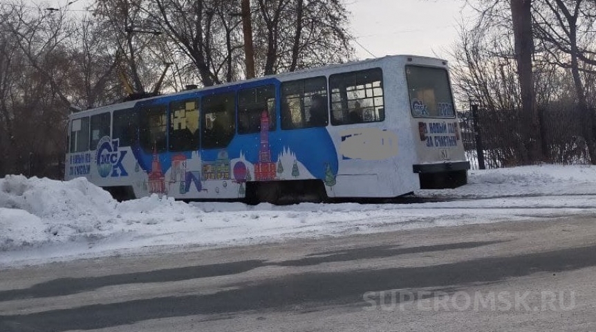 Короткое замыкание в проводке парализовало движение трамваев маршрута № 4 в Омске