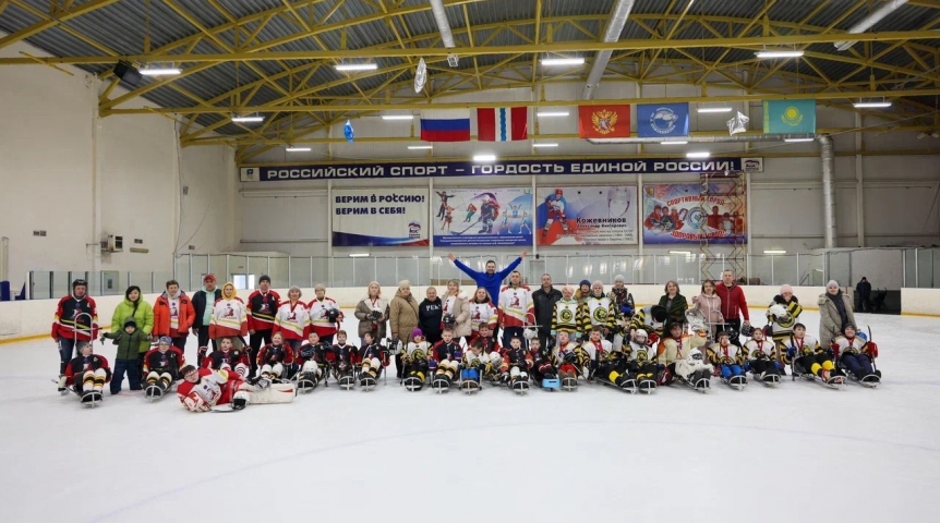 В Омске прошел детский турнир по следж-хоккею