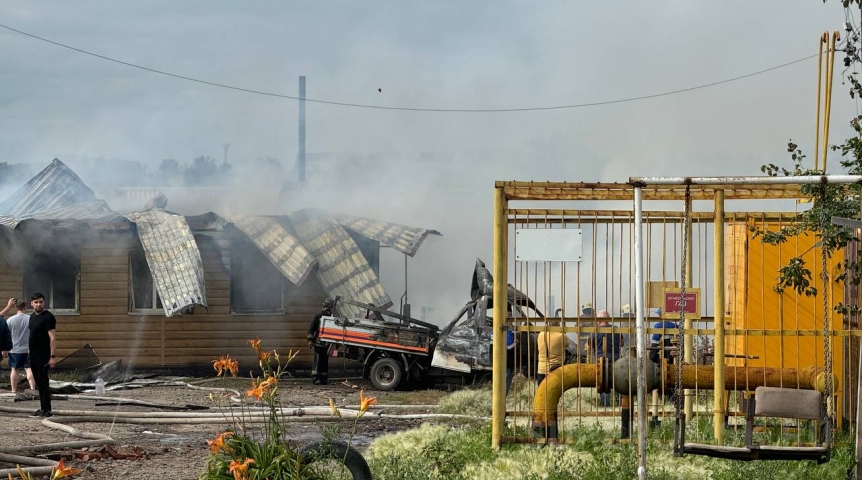 В Омске возбудили уголовное дело после страшного пожара из-за утечки газа в частном секторе