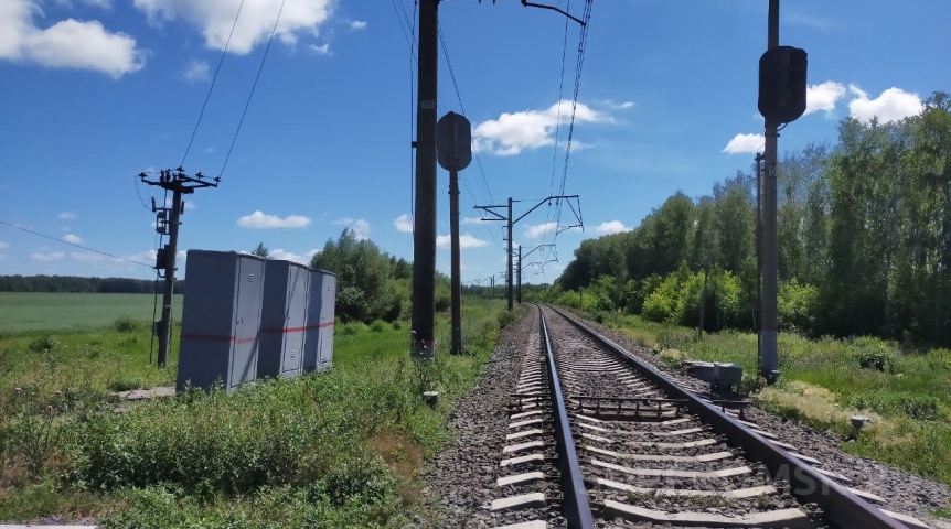 Под Омском поезд попал в нестандартную ситуацию