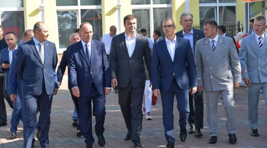 Омский губернатор Хоценко оценил комплексную реконструкцию железнодорожной станции Исилькуль