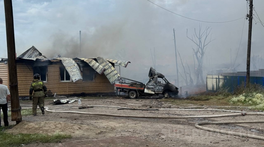 Три дома в Омске после мощного «газового» пожара признали непригодными для жизни