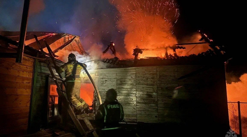 При пожаре в омском Порт-Артуре погибли две женщины