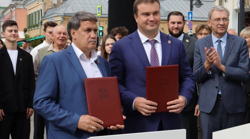 Губернатор Виталий Хоценко открыл в Москве фотовыставку «Омская область – территория развития»