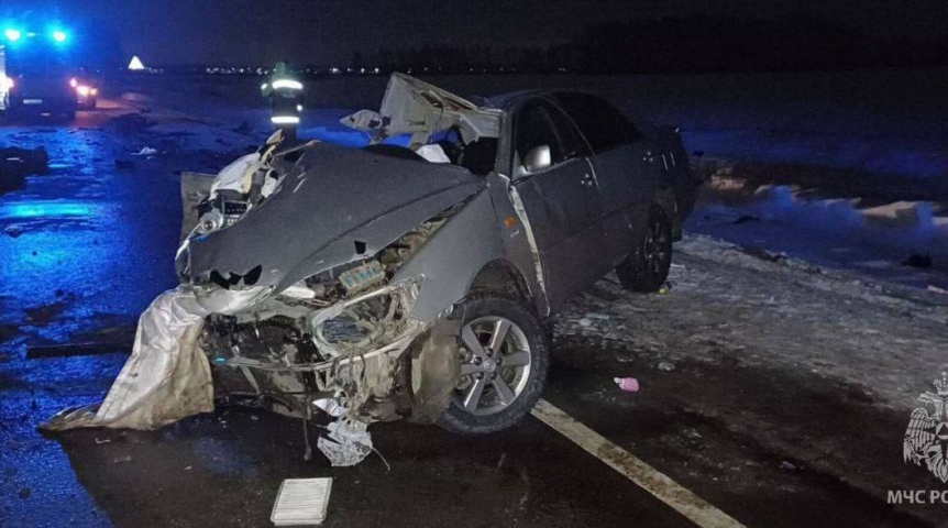 Два человека погибли в жутком лобовом ДТП на трассе Тюмень – Омск