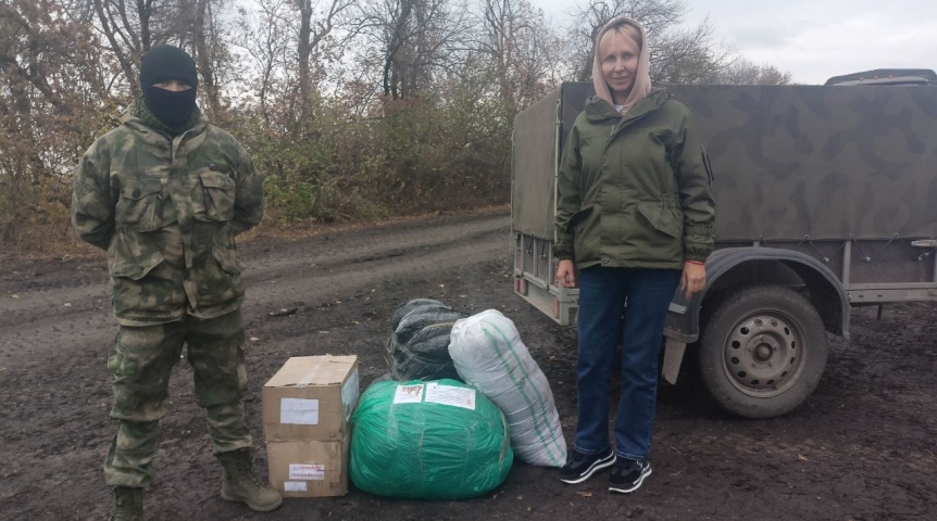 Омский депутат Инна Гомолко развозит бойцам СВО посылки и письма от детей