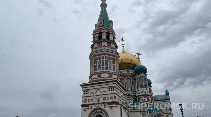 В Омск доставили Вифлеемский огонь