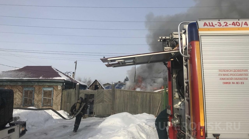 В Октябрьском округе Омска горела дача