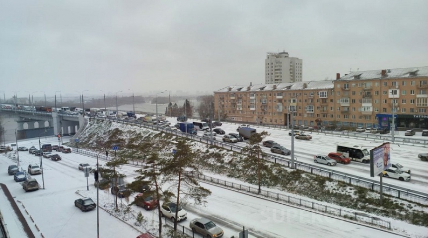 Дептранс сделал заявление для омских водителей из-за снегопада