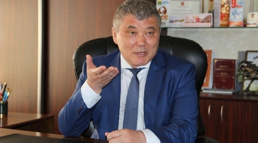 «СуперОмск» поздравляет Амангельды Мендубаева с днем рождения