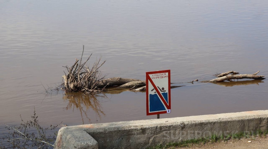 В Омске заметно поднялся Иртыш
