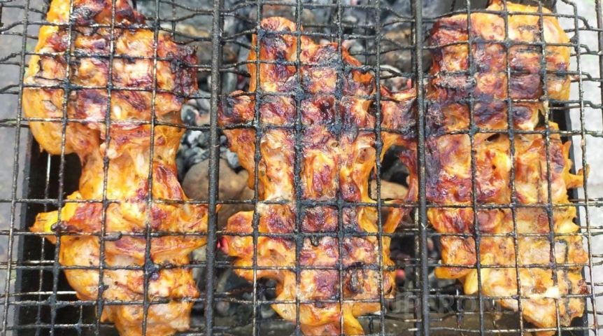 Врач дал совет омичам в случае переедания шашлыков